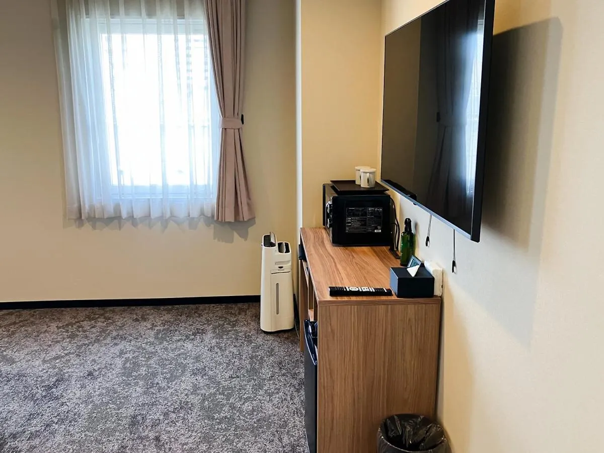 HOTEL LiVEMAX BUDGET Hiratsuka Ekimae 2*,  Japan